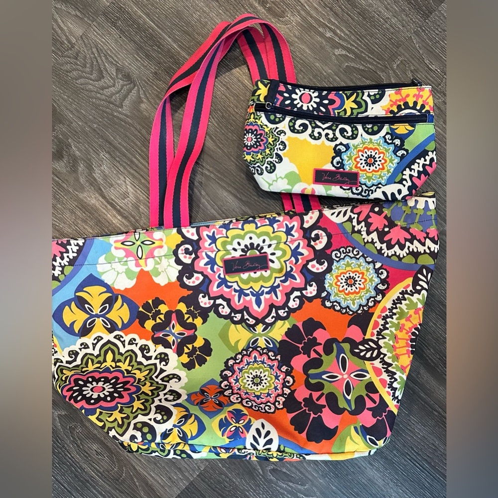 Vera Bradley Summer Tote and matching cosmetic case for lotions etc